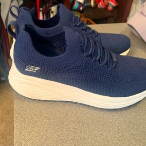 Skechers Memory Foam Tennis Shoe Size 6.5 Worn Once Navy Blue